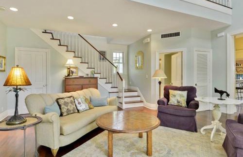 Bahama Village House | Easy Livin by AvantStay Key West Home w Pool BBQ Week Long Stays Only