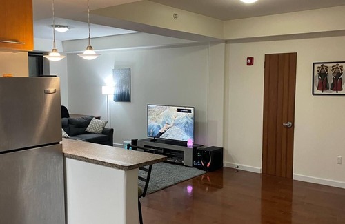 East Orange Apartment | Easy NYC/EWR Access 5 min walk to Train Station 1 BD/bath 2 beds Sleeps 5