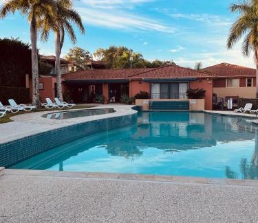 Varsity Lakes House | Easy Room Next to Bond University