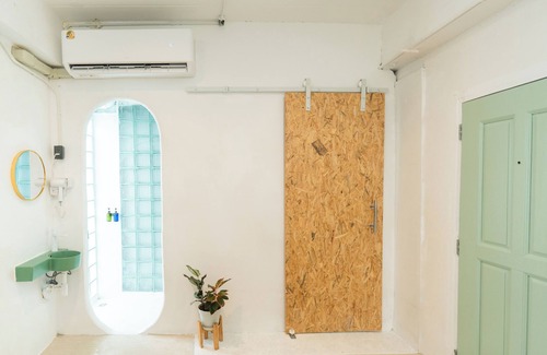 Chana Songkhram Hotel | Easy sunday