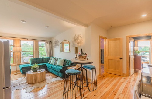Northside Apartment | Easy walk to shops and restaurants. Plenty of free parking