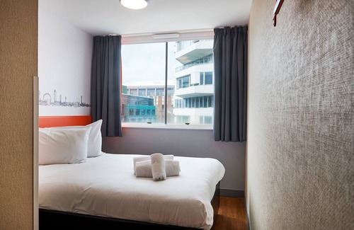 Fairfield Hotel | easyHotel London Croydon
