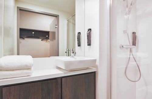 Tremblay-en-France Hotel | easyHotel Paris Charles de Gaulle