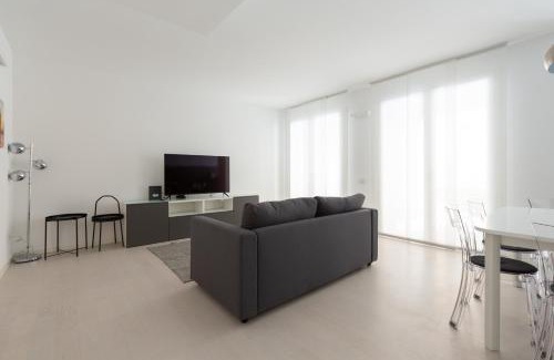 Varesine Apartment | EasyTopStay - Porta Nuova Bright and Roomy Flat
