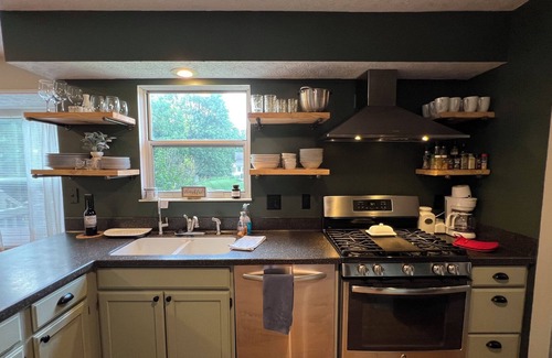 Pickerington House | Eat Here. Sleep Here. Love it Here!