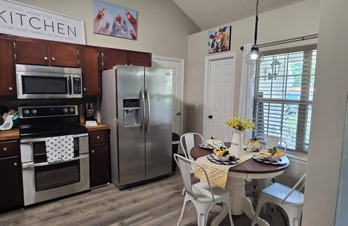 Pooler House | Eat, sleep, relax in Pooler
