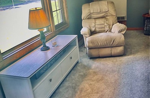 Eau Claire House | Eau Claire’s south side, Sunroom, 3BR,4 beds, 1BA