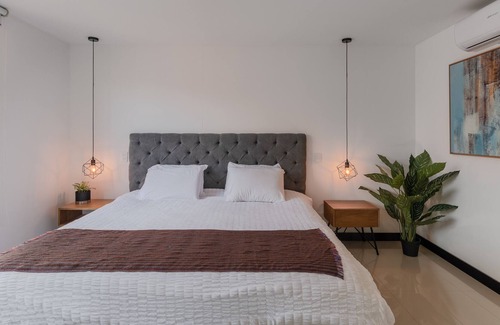 Lalinde Apartment | Ebano 1706 - Incredible City Views Near Lleras