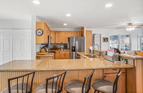 Beachwalk House | Ebb Tide Beach Cottage on Harbor Island: Ocean Views, Resort Pool, and Family Fun!