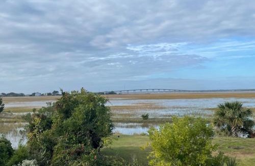 Beachwalk House | EBB TIDE Great Views Short walk to Beach