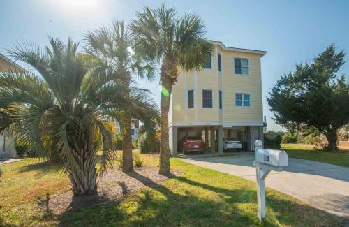 Beachwalk House | EBB TIDE Great Views Short walk to Beach