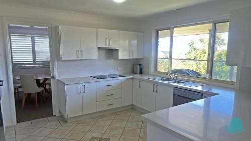 Caves Beach House | Ebbtide at Caves - 500 m to beach