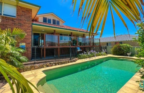 Caves Beach House | Ebbtide at Caves- Private pool - minutes to beach