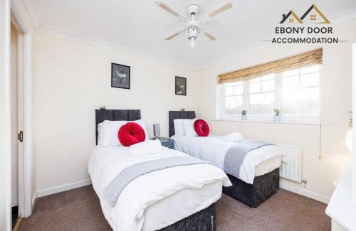 Grays House | Ebony Door Accommodation Charming 3 Bedroom House Thurrock Sleeps 6