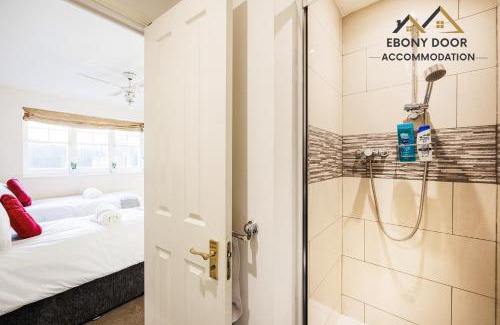 Grays House | Ebony Door Accommodation Charming 3 Bedroom House Thurrock Sleeps 6
