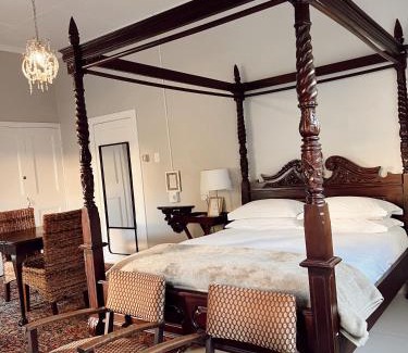 Umtata Bed & Breakfast | Ebony Moon