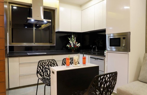 Thaltej Hotel | Ebony Residency