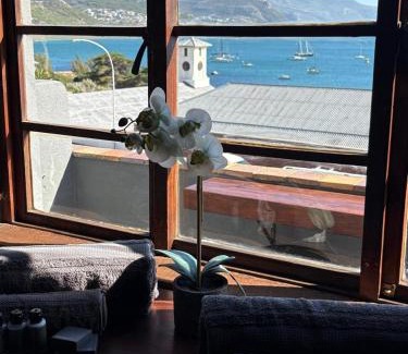 Simon's Town Apartment | Eccentric Heritage Paradise Simon's Town