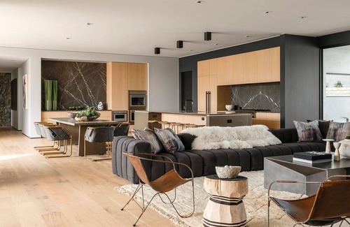 Magnesia Falls Cove House | 'Echo Estate' Architectural masterpiece w/4 suite
