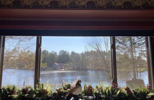Mercer House | Echo Lake Retreat Relax & Play in the great northwoods! Pier, Utv, Snowmobile.