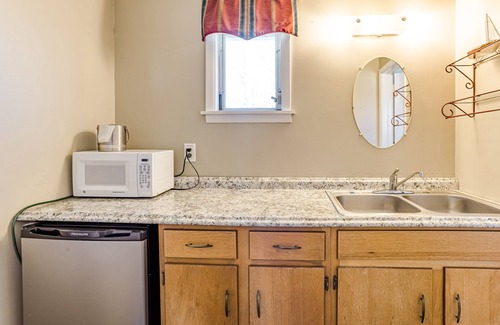 Laurel Park Bed & Breakfast | Echo Mountain Inn