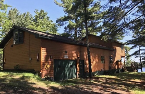 Ray House | Echo Retreat Lake Kabetogama