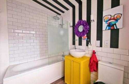 Montpellier Apartment | Eclectic 1BD in the Heart of Cheltenham!