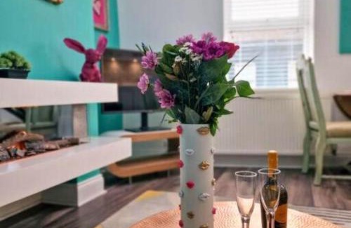 Montpellier Apartment | Eclectic 1BD in the Heart of Cheltenham!