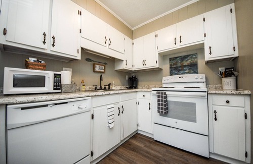 Cleveland Apartment | Eclectic Abode I-75 Hop & Skip City BEST LOCATION