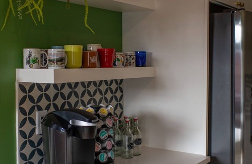 Chattanooga House | Eclectic, dog-friendly townhome located at the base of Lookout Mountain.