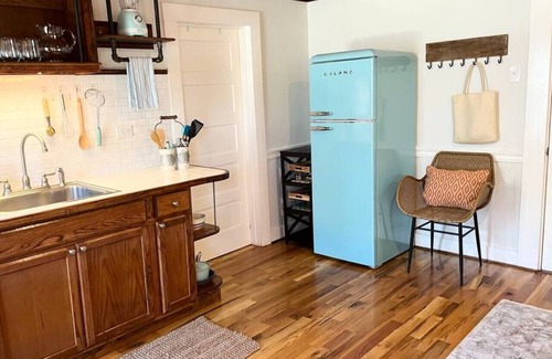 Downtown Apartment | Eclectic Downtown Studio w/Free Parking