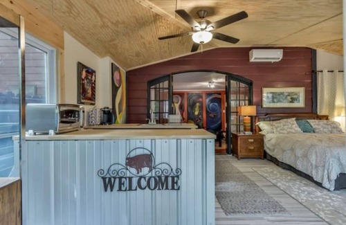 Chapel Hill House | Eclectic Forest View Efficiency in Quiet Chapel Hill Neighborhood