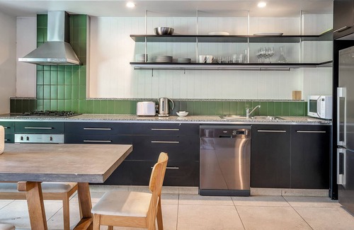 Chippendale Apartment | Eclectic, Perfectly Positioned Apartment