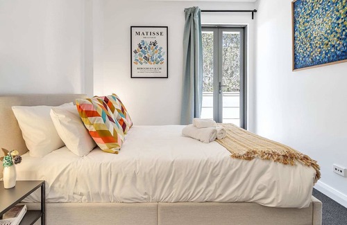 Chippendale Apartment | Eclectic, Perfectly Positioned Apartment