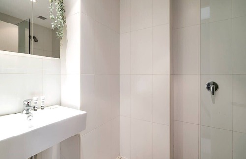 Chippendale Apartment | Eclectic, Perfectly Positioned Apartment