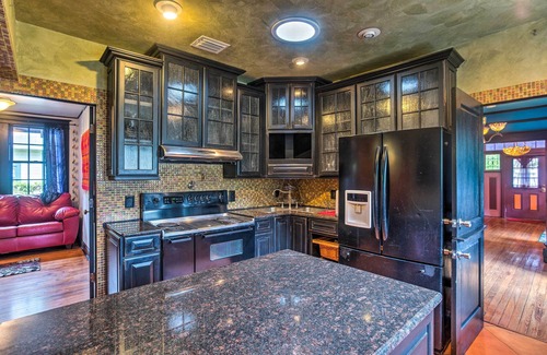Five Points House | Eclectic Pet-Friendly Jacksonville Home - 2 Mi DT!