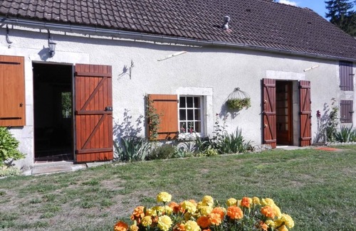 Druyes-les-Belles-Fontaines Cottage | Eco-friendly self-catering cottage in Burgundy