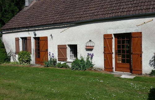 Druyes-les-Belles-Fontaines Cottage | Eco-friendly self-catering cottage in Burgundy