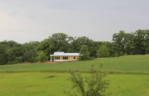 Dodgeville Cottage | Eco-Friendly/Sustainable White Oak Savanna Events Farm and Sanctuary