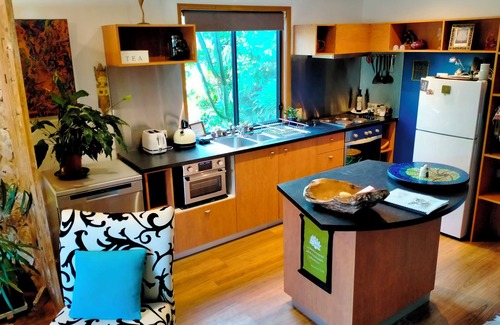 Tallebudgera Cottage | Eco Garden Cottage - Private, Peaceful and Beautiful - 15min to Burleigh Heads