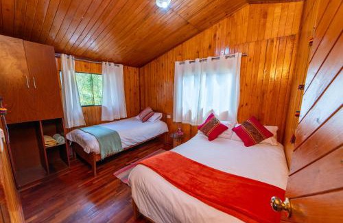 Huarocondo House | Eco Lodge Cabañas con Piscina