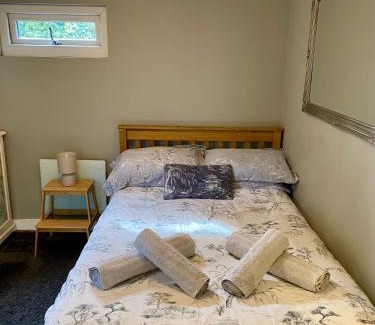 Fortis Green Apartment | Eco lodge in tranquil setting close to Central London