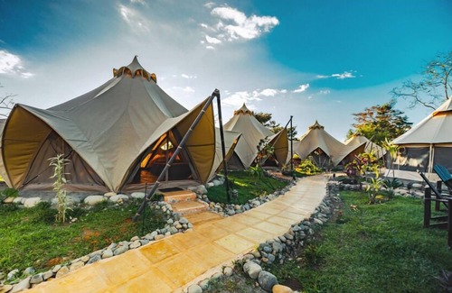 Dominical RV Rental | Eco Luxe Glamping Nest #15 - 2 Queen Beds at Holos