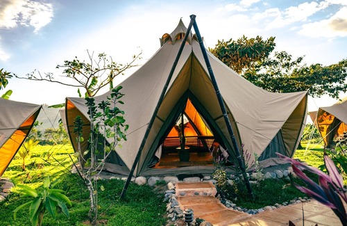 Dominical RV Rental | Eco Luxe Glamping Nest #6 - 2 Queen Beds at Holos