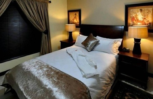 Zwartkop House | Eco Park Lodge