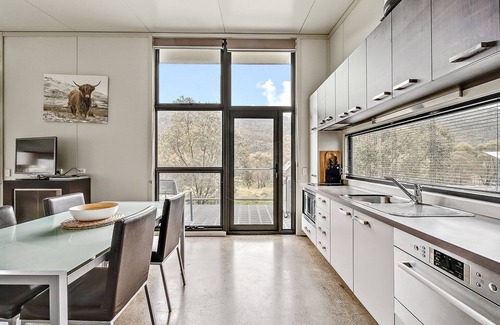 Crackenback Ski Chalet | Ecocrackenback 4 'Sustainable chalet close to the slopes.'