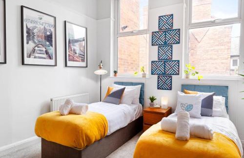 Nottingham Apartment | EcoCrest-Superior 2 Bedroom - Free Parking - Sleeps 5 guests