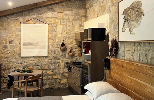Garons Cabin | ECOLODGE & private SPA, park pool! In the heart of nature 7 kms south of Nîmes