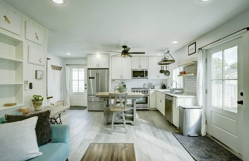 Franklin to the Fort House | EcoMidtownChaletBrooklinenSheetsPrivtPrkgFencedYrd