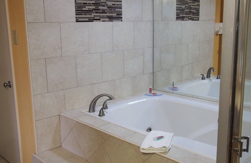 Norfolk - Virginia Beach Hotel | Econo Lodge at Military Circle